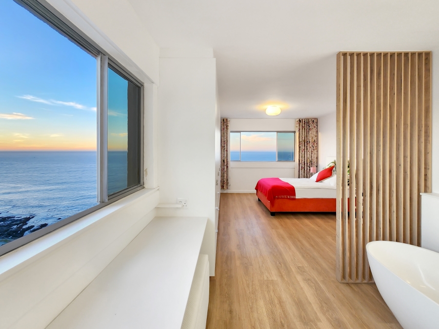 2 Bedroom Property for Sale in Sea Point Western Cape